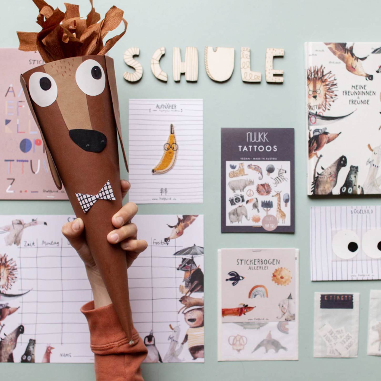 Dackel Detlef Schultüte mit vielen Halfbird Produkten