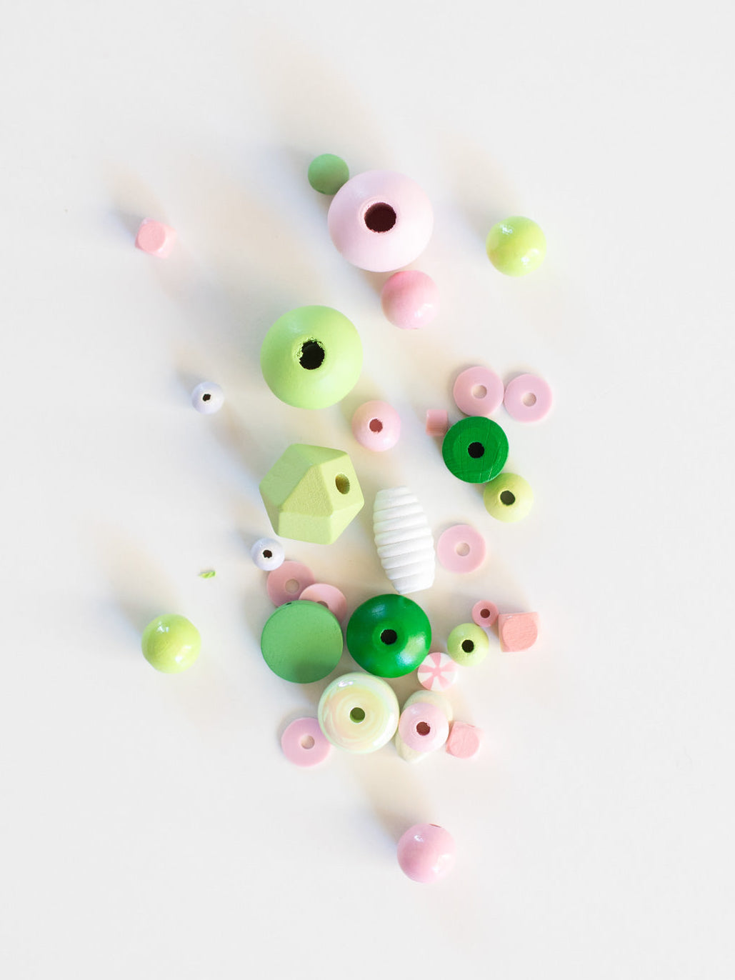 Detail Perlen aus dem Apfelblüten Perlenset von Halfbird