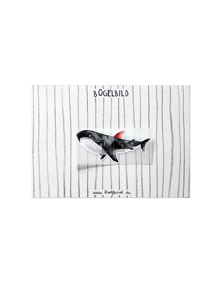 hai als bügelbild auf einer karte mit streifen von halfbird