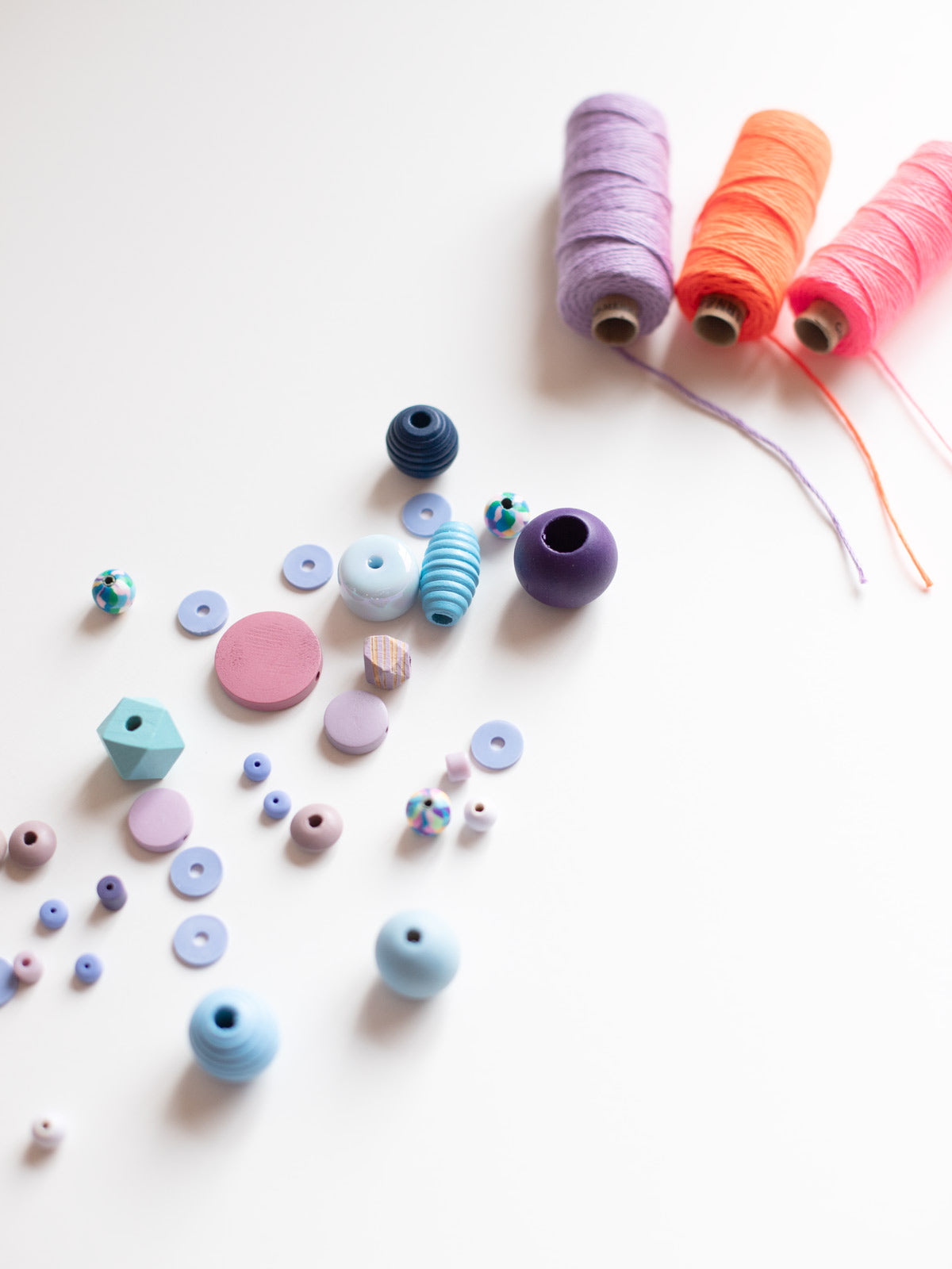 Perlenset Konfetti light von Halfbird mit Bäckergarn