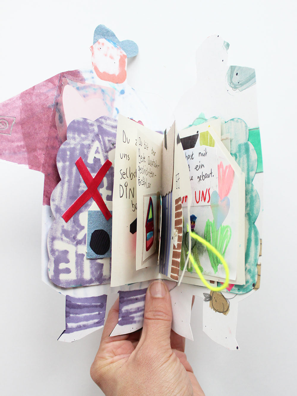 Aufgeschlagenes Superkräftebuch von Halfbird