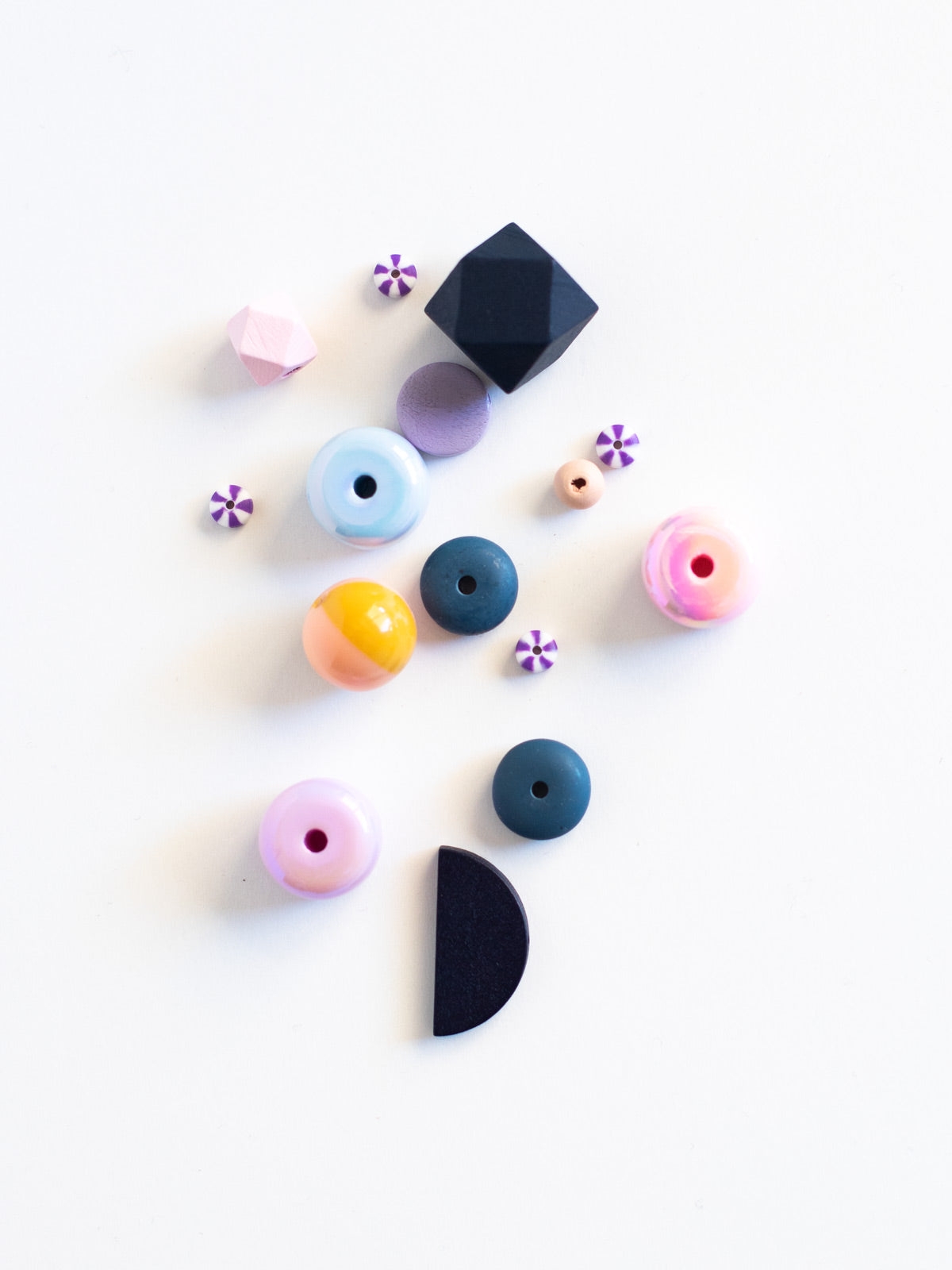 Übersicht aller Perlen aus dem Perlenset "Night in Paris" von Halfbird