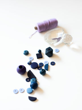 Perlenset "Dark Night" von Halfbird mit Garn von Garn und mehr und Kristallen