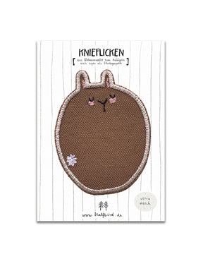 Hand mit Knieflicken Hase braun von Halfbird auf Karte mit Bügelanleitung