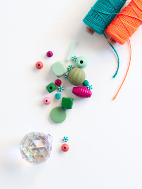  Perlenset "Watermelon" von Halfbird mit Kristall und Bäckergarn in neonorange und smaragdgrün