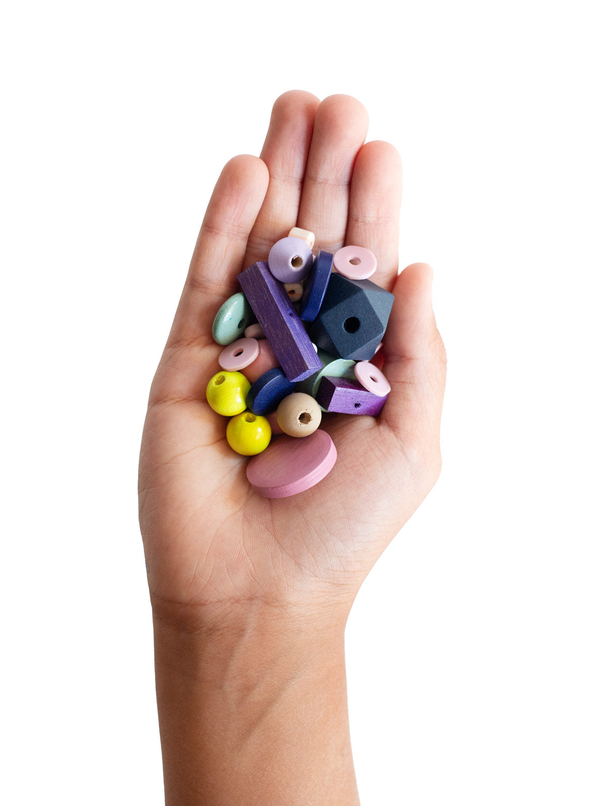 Hand mit Perlenset "Neunziger Party" von Halfbird