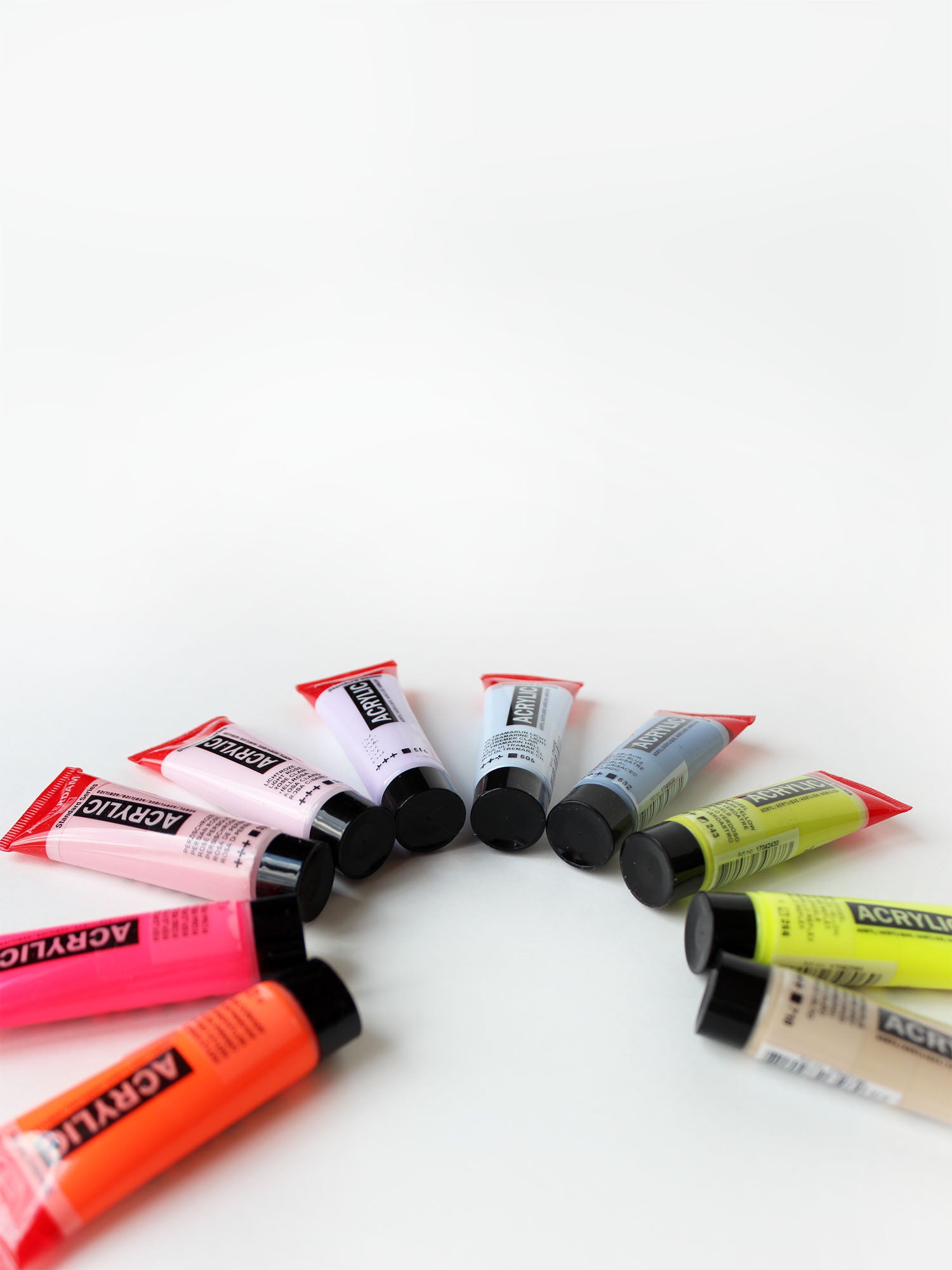 Acrylfarben Set aufgefächert von Amsterdam bei Halfbird